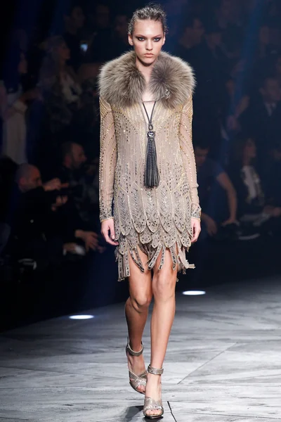 Look 44